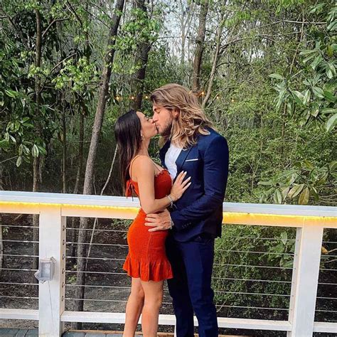 Floribama Shore: Gus Smyrnios & Samantha Carucci。